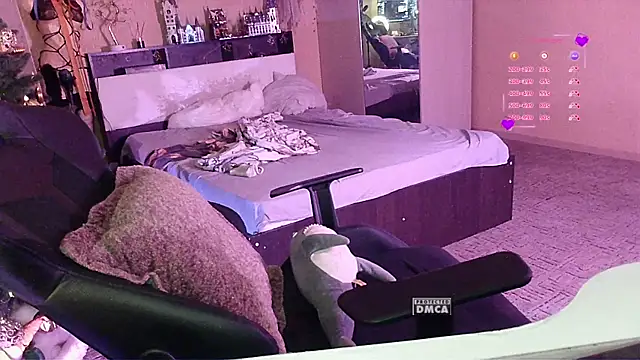 Mrs Dream online show from 12/14/25, 02:33