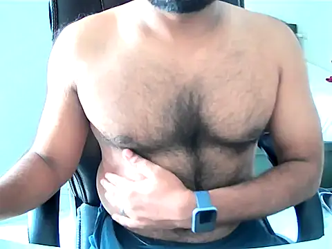 Snapshot of VINU26BLR chatting on 11/12/25, 09:53 VINU26BLR online show from 11/12/25, 09:53