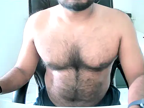 Snapshot of VINU26BLR chatting on 11/13/25, 11:09 VINU26BLR online show from 11/13/25, 11:09