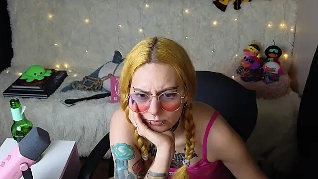 Ginger Stay online show from 12/19/25, 07:32