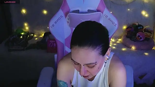 Ginger Stay online show from 04/22/26, 08:17