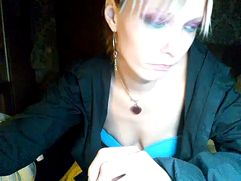 Snapshot of WildMissNiks chatting on 12/10/24, 01:55 WildMissNiks online show from 12/10/24, 01:55