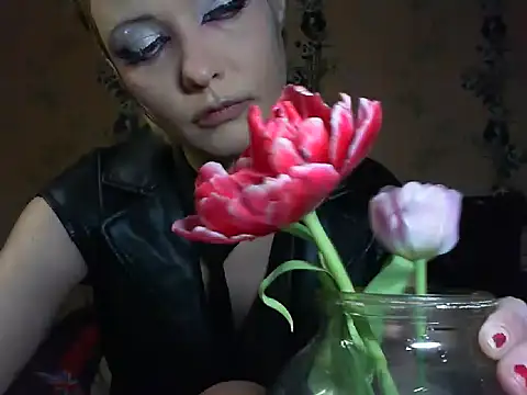 Snapshot of WildMissNiks chatting on 03/11/26, 08:20 WildMissNiks online show from 03/11/26, 08:20