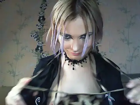 Snapshot of WildMissNiks chatting on 04/17/26, 07:55 WildMissNiks online show from 04/17/26, 07:55