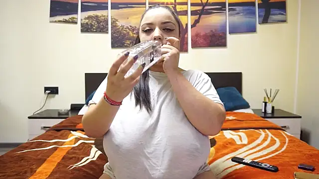 adelline online show from 03/10/25, 10:02