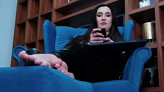 Snapshot of Mistress_Audrey chatting on 01/09/25, 10:09 Mistress Audrey online show from 01/09/25, 10:09
