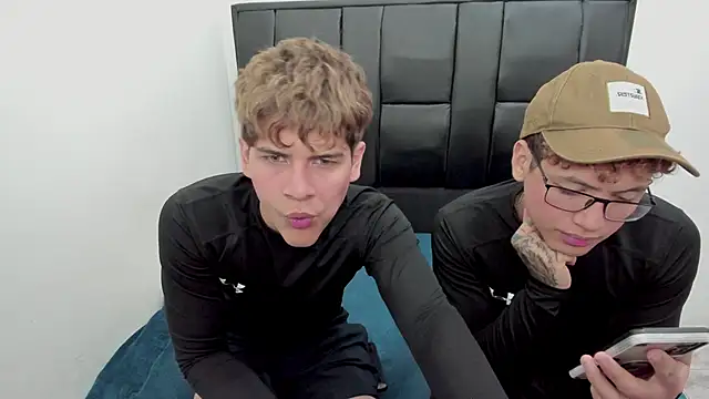 javieryalejandro online show from 10/28/25, 01:36