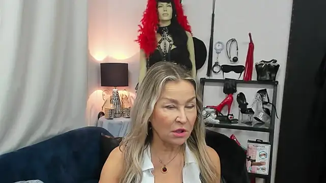 crystaLUX online show from 10/30/25, 05:09