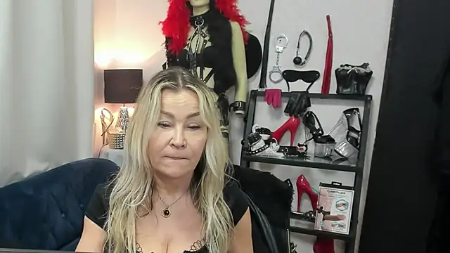 crystaLUX online show from 04/23/26, 04:24