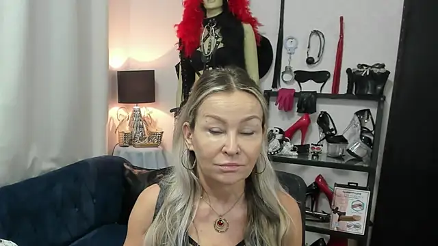 crystaLUX online show from 06/18/26, 04:35