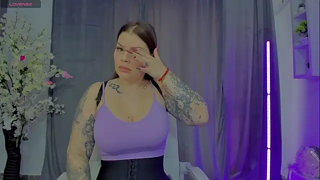 Raven Luna online show from 01/10/25, 07:25