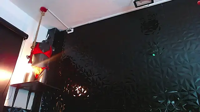 PINK  LOLA1 online show from 12/19/24, 01:39