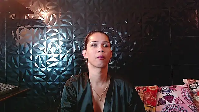 PINK  LOLA1 online show from 02/06/26, 10:29