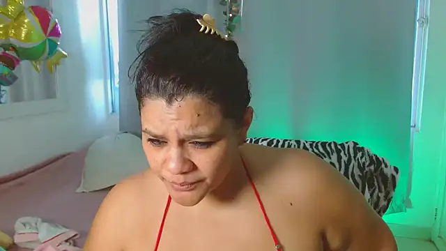 Snapshot of Selenna01 chatting on 09/17/25, 01:13 Selenna01 online show from 09/17/25, 01:13