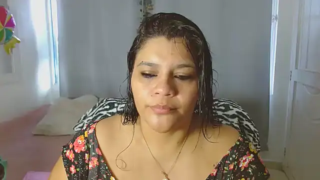 Snapshot of Selenna01 chatting on 09/24/25, 01:03 Selenna01 online show from 09/24/25, 01:03