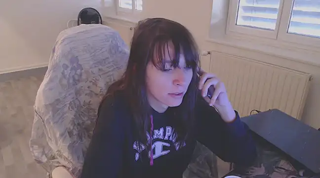 Snapshot of missthon0 chatting on 12/11/24, 11:19 missthon0 online show from 12/11/24, 11:19