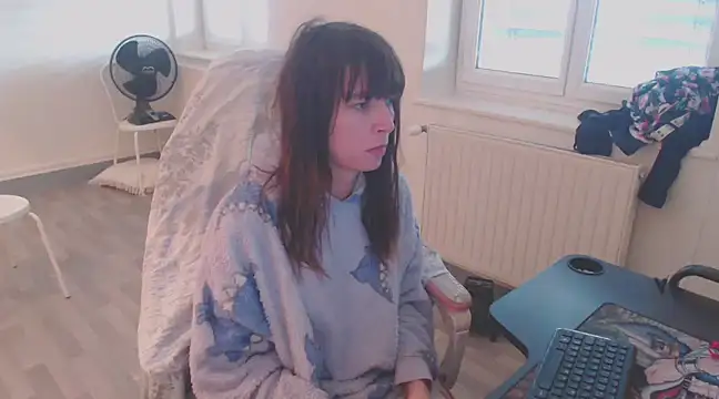 Snapshot of missthon0 chatting on 12/20/24, 10:27 missthon0 online show from 12/20/24, 10:27
