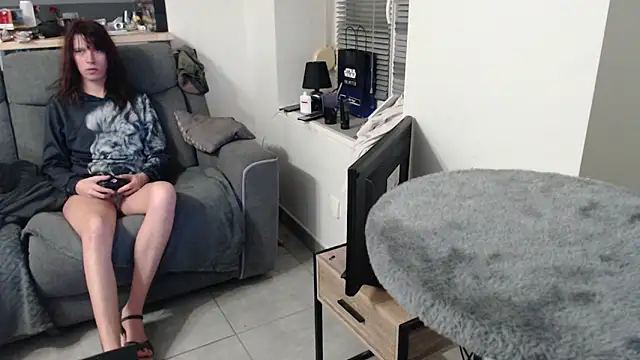 Snapshot of missthon0 chatting on 12/01/25, 12:54 missthon0 online show from 12/01/25, 12:54