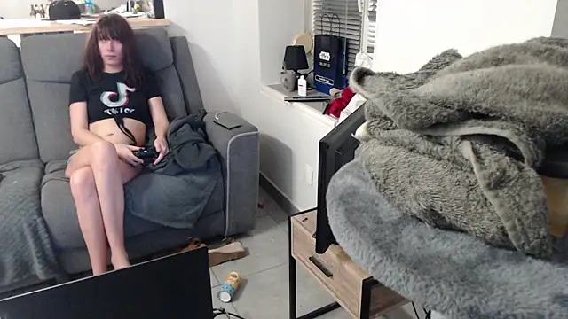 Snapshot of missthon0 chatting on 12/03/25, 01:53 missthon0 online show from 12/03/25, 01:53