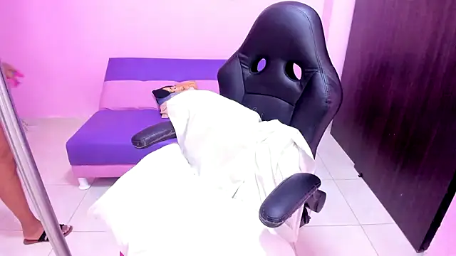 MATURE WHOR33 online show from 11/05/25, 12:27