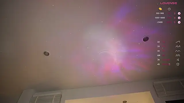 Snapshot of Amylittlestar chatting on 11/02/25, 11:18 Amylittlestar online show from 11/02/25, 11:18