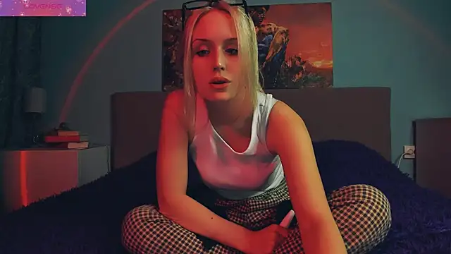 Linda Roxy online show from 03/02/25, 05:25