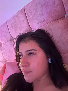 Snapshot of KallyMyller1 chatting on 12/14/24, 01:39 KallyMyller1 online show from 12/14/24, 01:39