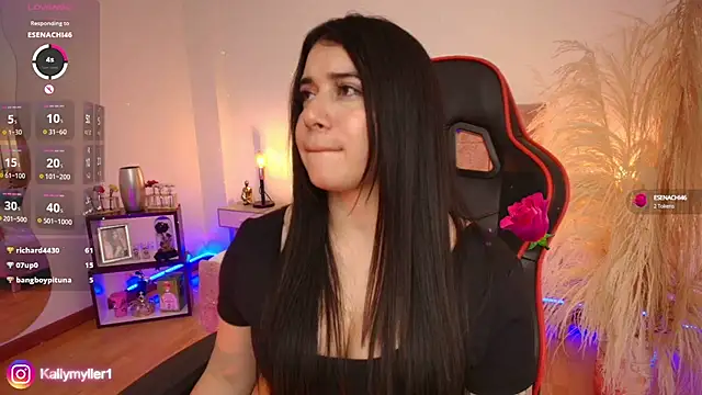 Snapshot of KallyMyller1 chatting on 01/17/25, 01:47 KallyMyller1 online show from 01/17/25, 01:47