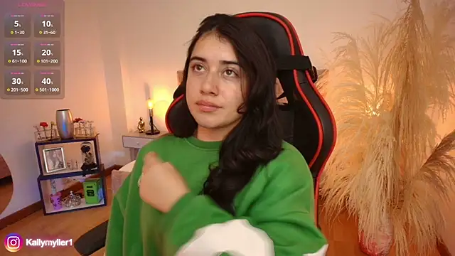 Snapshot of KallyMyller1 chatting on 01/22/25, 07:24 KallyMyller1 online show from 01/22/25, 07:24