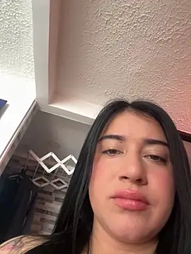 Snapshot of KallyMyller1 chatting on 09/19/25, 04:18 KallyMyller1 online show from 09/19/25, 04:18