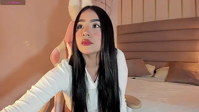 Snapshot of Mariana_sweetest chatting on 03/13/25, 08:00 Mariana sweetest online show from 03/13/25, 08:00