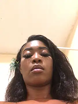 Snapshot of EvelynHeather chatting on 03/22/25, 10:49 EvelynHeather online show from 03/22/25, 10:49