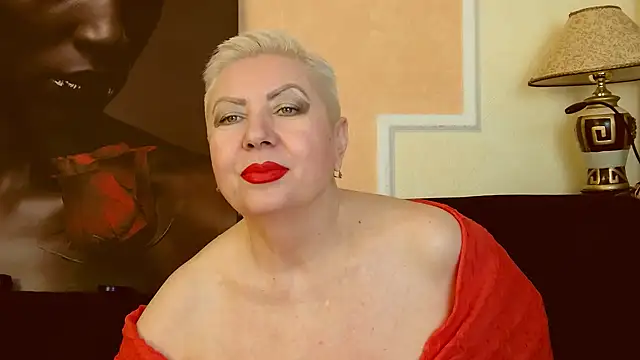 Snapshot of LadyPosh chatting on 12/24/24, 10:28 LadyPosh online show from 12/24/24, 10:28