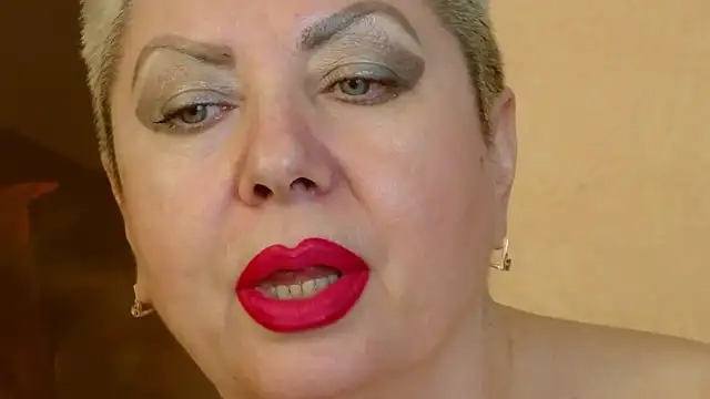 Snapshot of LadyPosh chatting on 01/11/25, 04:27 LadyPosh online show from 01/11/25, 04:27