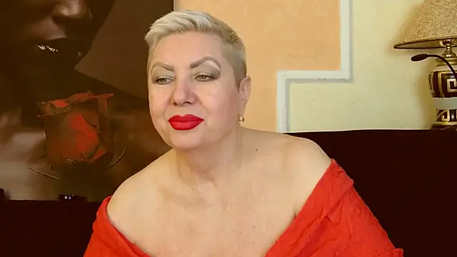 Snapshot of LadyPosh chatting on 02/11/25, 10:07 LadyPosh online show from 02/11/25, 10:07