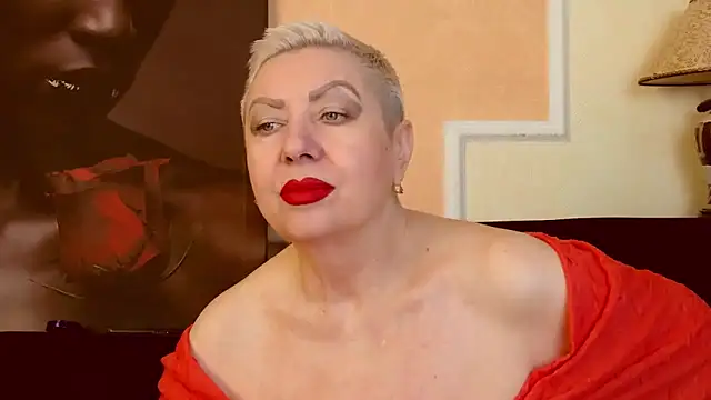 Snapshot of LadyPosh chatting on 10/14/25, 08:53 LadyPosh online show from 10/14/25, 08:53