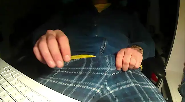 Snapshot of DoubleMassiveT chatting on 01/10/25, 12:59 DoubleMassiveT online show from 01/10/25, 12:59