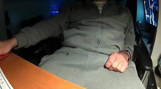 Snapshot of DoubleMassiveT chatting on 02/20/25, 12:30 DoubleMassiveT online show from 02/20/25, 12:30