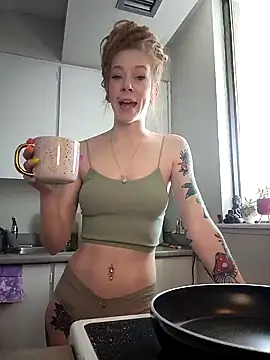 Snapshot of LucidLucy chatting on 02/04/25, 04:39 LucidLucy online show from 02/04/25, 04:39