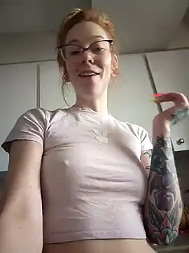 Snapshot of LucidLucy chatting on 02/23/25, 02:14 LucidLucy online show from 02/23/25, 02:14