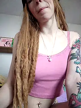 Snapshot of LucidLucy chatting on 03/07/25, 12:56 LucidLucy online show from 03/07/25, 12:56