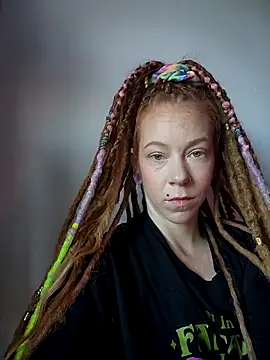 Snapshot of LucidLucy chatting on 09/19/25, 01:23 LucidLucy online show from 09/19/25, 01:23