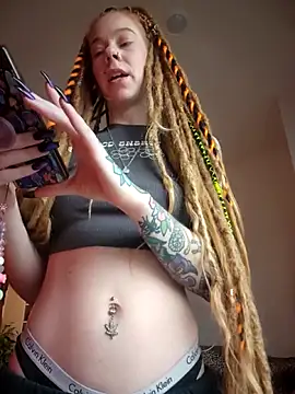 Snapshot of LucidLucy chatting on 10/19/25, 08:53 LucidLucy online show from 10/19/25, 08:53