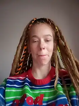 Snapshot of LucidLucy chatting on 10/21/25, 01:01 LucidLucy online show from 10/21/25, 01:01