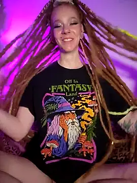 Snapshot of LucidLucy chatting on 11/17/25, 07:36 LucidLucy online show from 11/17/25, 07:36