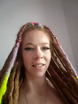 Snapshot of LucidLucy chatting on 11/30/25, 02:43 LucidLucy online show from 11/30/25, 02:43