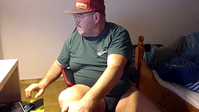 Snapshot of fraboys chatting on 03/03/26, 03:18 fraboys online show from 03/03/26, 03:18