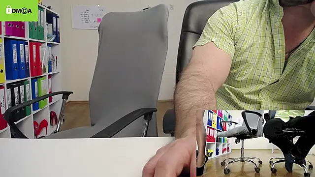 Snapshot of secret-office chatting on 03/12/25, 05:57 secret-office online show from 03/12/25, 05:57