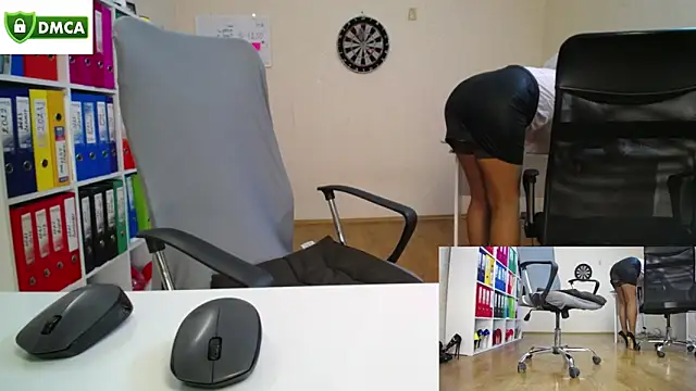 Snapshot of secret-office chatting on 09/12/25, 05:18 secret-office online show from 09/12/25, 05:18