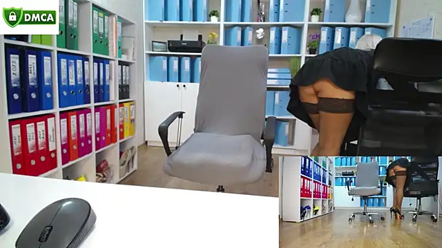 Snapshot of secret-office chatting on 10/20/25, 05:19 secret-office online show from 10/20/25, 05:19